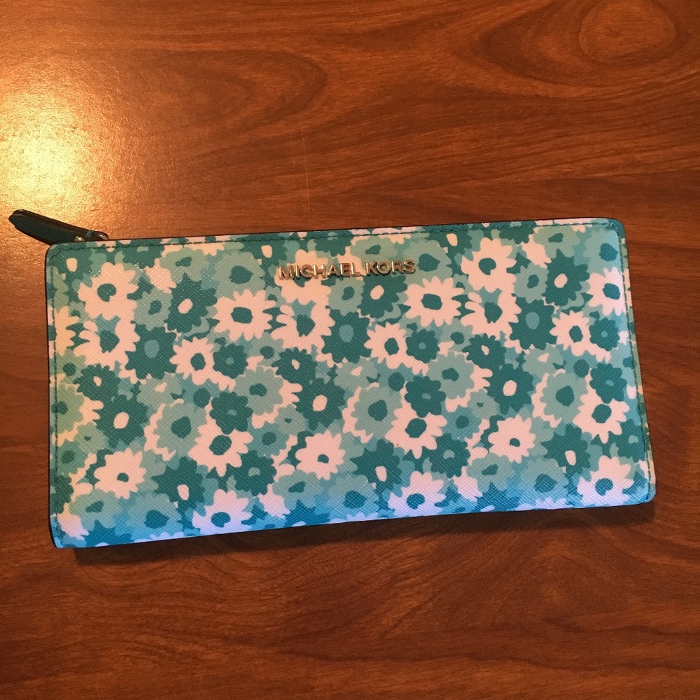 Michael Kors Slim long wallet